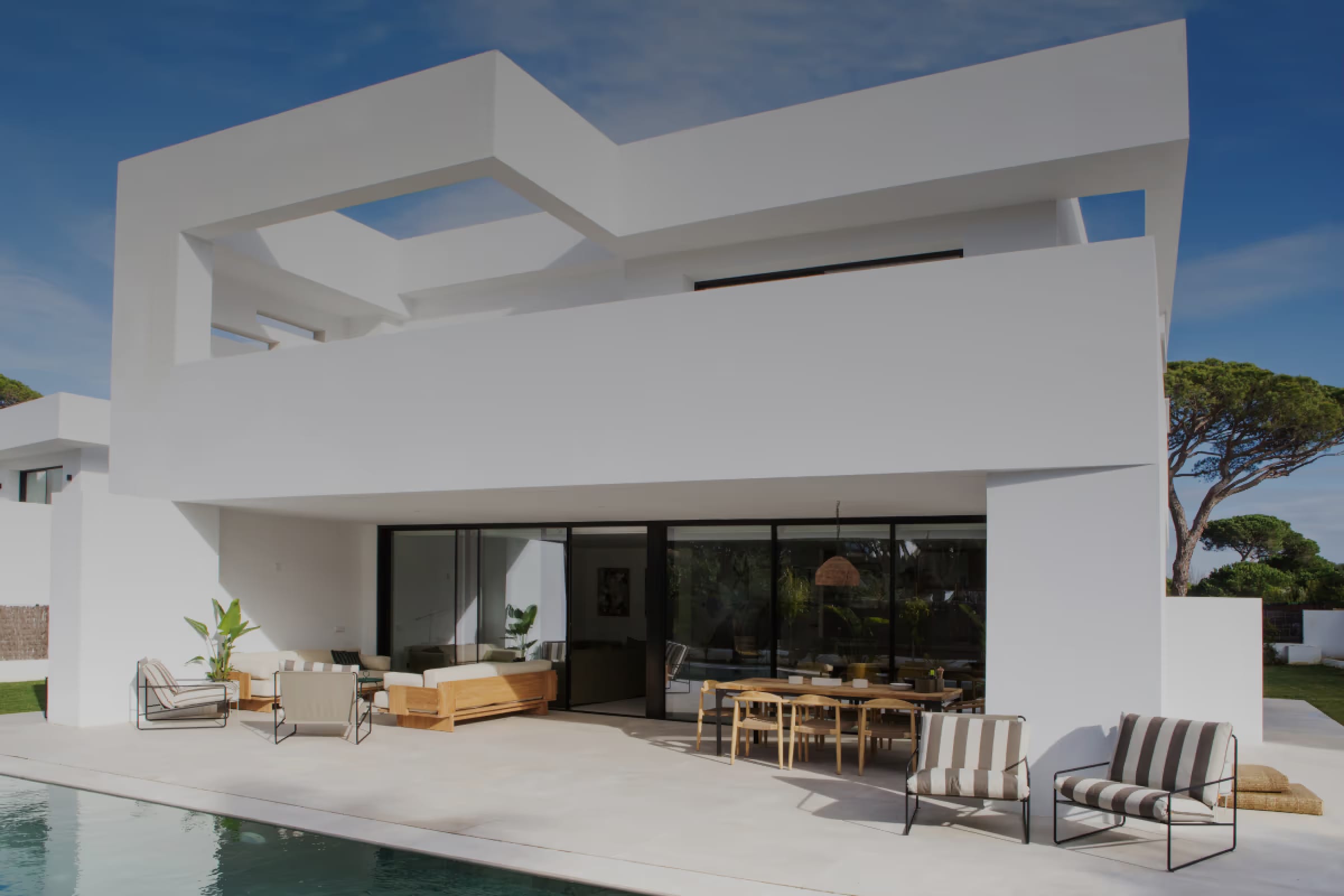 Casa exclusiva de Vivla con piscina al atardecer